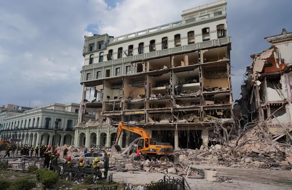 Sobe a 30 número de mortos em explosão em hotel de Cuba