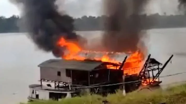 Governo de Rondônia não tem culpa sobre dragas incendiadas no rio Madeira