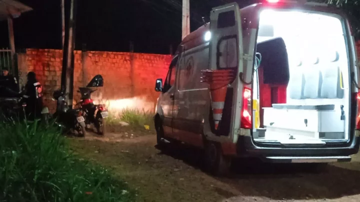 Motociclista é baleado em tentativa de latrocínio na zona sul